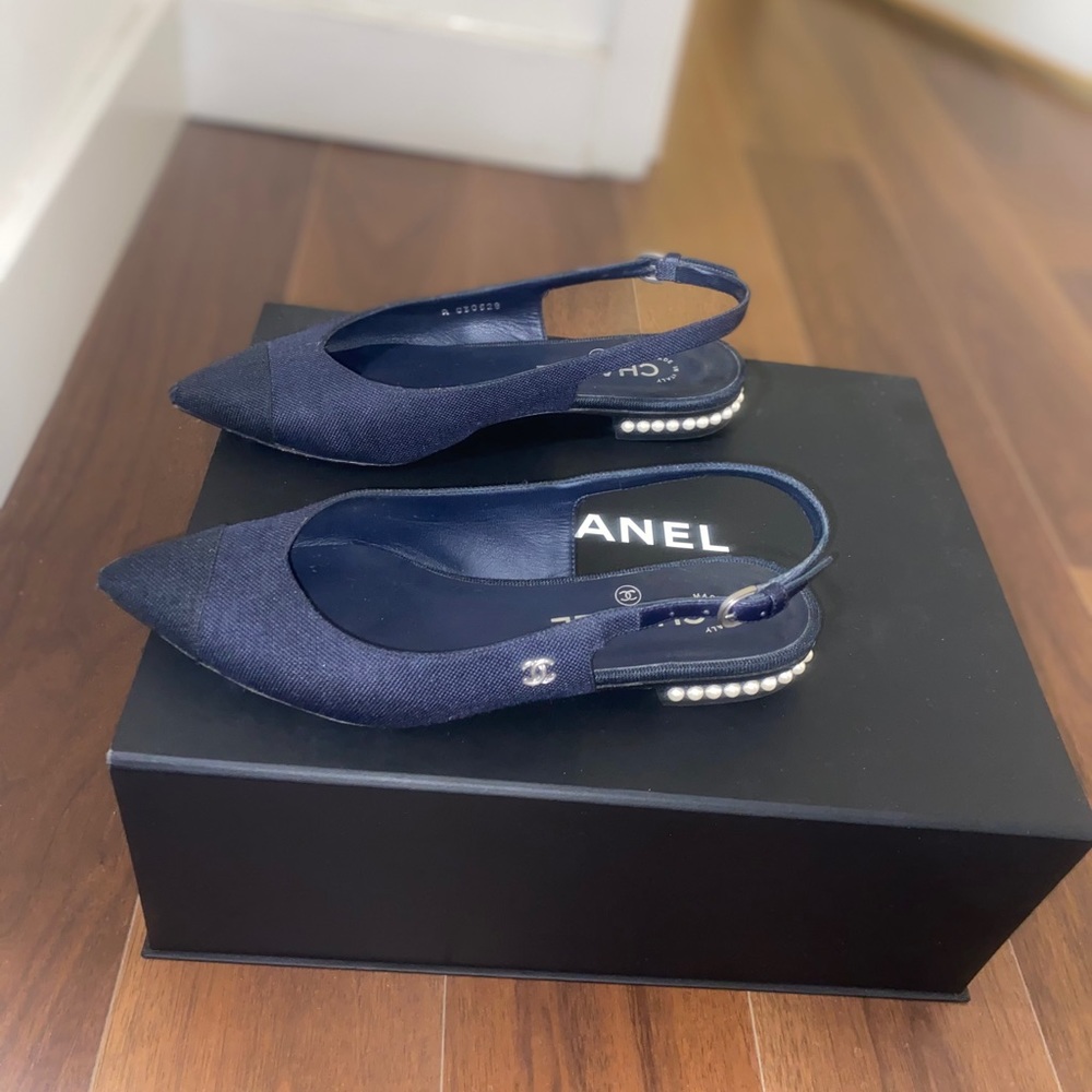 Gorgeous Chanel Slingbacks Flats